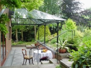 Металлический каркас навеса с элементами ковки Металлический каркас навеса с элементами ковки