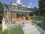 Прозрачный поликарбонат является отличной альтернативой стеклу Прозрачный поликарбонат является отличной альтернативой стеклу