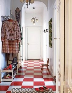 Яркие акценты в дизайне прихожей квартиры Яркие акценты в дизайне прихожей квартиры