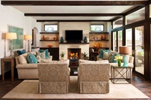 Навесной потолок в гостиной оформлен с помощью гипсокартонных листов Навесной потолок в гостиной оформлен с помощью гипсокартонных листов