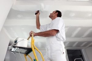 Выравнивание швов на гипсокартонном потолке Выравнивание швов на гипсокартонном потолке