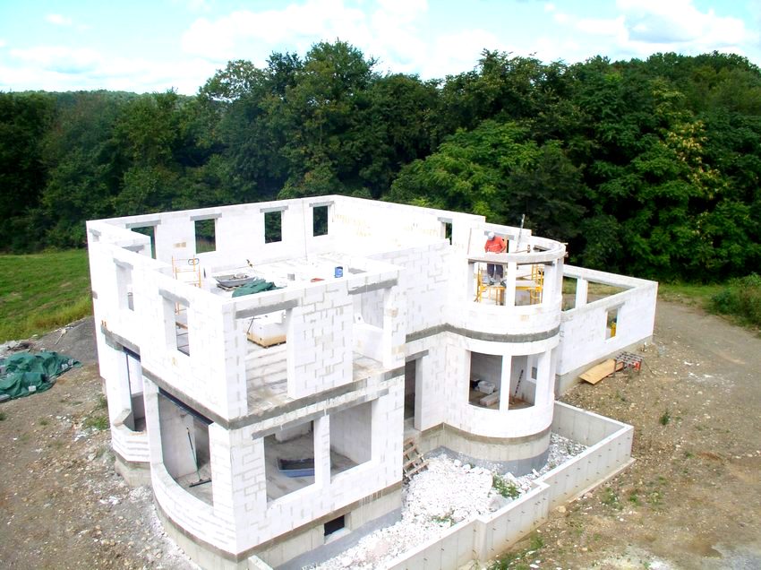 Строительство дома из пенобетонных блоков