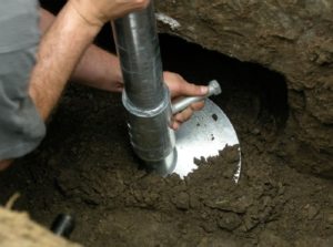 Тщательно обработанную от коррозии винтовую сваю можно использовать повторно Тщательно обработанную от коррозии винтовую сваю можно использовать повторно