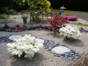 Плоский рокарий, оформленный в японском стиле Плоский рокарий, оформленный в японском стиле