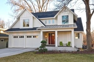 Дом с мансардным помещением из пеноблоков Дом с мансардным помещением из пеноблоков