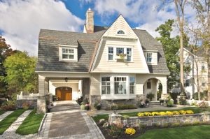 Просторный дом площадью 140 кв. м с мансардой и гаражом Просторный дом площадью 140 кв. м с мансардой и гаражом