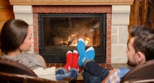 Камин в гостиной создает неповторимую атмосферу тепла и уюта Дровяные камины для дома: стильный акцент в загородном интерьере