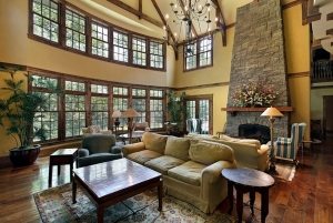 Камин гармонично дополняет интерьер гостиной, оформленной в классическом стиле Камин гармонично дополняет интерьер гостиной, оформленной в классическом стиле