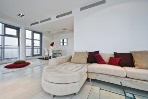 Канальный кондиционер практически не заметен в интерьере Канальный кондиционер практически не заметен в интерьере