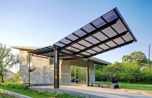 Навес для машины с кровлей из профнастила Навес для машины с кровлей из профнастила