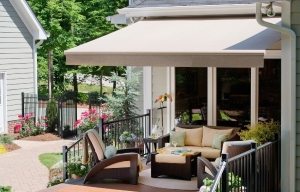 Разновидность маркиз позволит каждому выбрать наиболее оптимальный вариант для своего дома Разновидность маркиз позволит каждому выбрать наиболее оптимальный вариант для своего дома