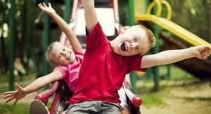 Главным требованием к детской горке является безопасность ее эксплуатации Детская горка своими руками: рекомендации по созданию конструкций