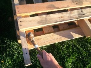 Поддоны – превосходный материал для создания оригинальной садовой мебели Поддоны – превосходный материал для создания оригинальной садовой мебели