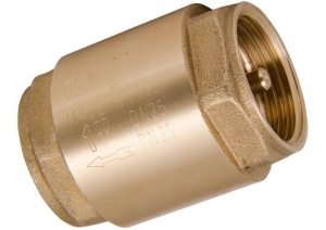 На корпусе клапана имеется стрелка, которая указывает направление движения воды На корпусе клапана имеется стрелка, которая указывает направление движения воды