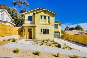 Двухэтажный коттедж каркасного типа с небольшой площадью Двухэтажный коттедж каркасного типа с небольшой площадью