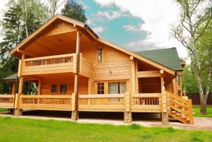 Деревянное строение отличается экологичностью и естественной красотой Деревянное строение отличается экологичностью и естественной красотой