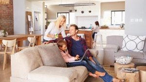 Студийная планировка позволяет раздвинуть внутреннее пространство дома Студийная планировка позволяет раздвинуть внутреннее пространство дома