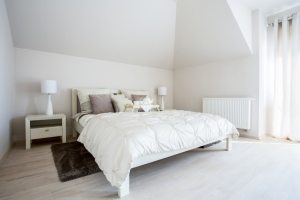 Пример оформления спальни родителей в минималистском стиле Пример оформления спальни родителей в минималистском стиле