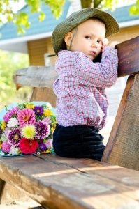 Скамейки, изготовленные из бревен, отличаются самобытностью и экологичностью Скамейки, изготовленные из бревен, отличаются самобытностью и экологичностью