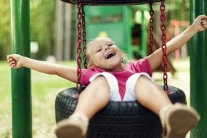 Старые автомобильные покрышки – неплохой материал для создания объектов на детскую площадку Старые автомобильные покрышки – неплохой материал для создания объектов на детскую площадку