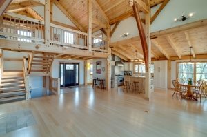 Для отделки стен дома использован клееный брус и гипсокартон Для отделки стен дома использован клееный брус и гипсокартон