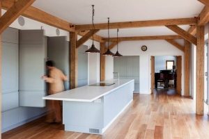 Удачное сочетание в скандинавском интерьере светлых оттенков и натурального дерева Удачное сочетание в скандинавском интерьере светлых оттенков и натурального дерева