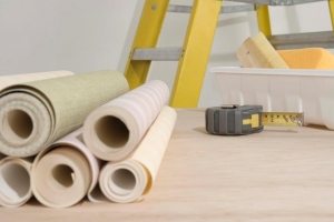 Виниловые обои имеют низкую паропроницаемость, поэтому не рекомендуется клеить их в детских комнатах и спальне Виниловые обои имеют низкую паропроницаемость, поэтому не рекомендуется клеить их в детских комнатах и спальне