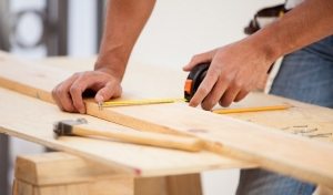 Наличники на окна своими руками, шаг 1: подготовка древесины и необходимых инструменты для работы Наличники на окна своими руками, шаг 1: подготовка древесины и необходимых инструменты для работы