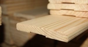 Самым распространенным материалом для изготовления наличников является дерево Самым распространенным материалом для изготовления наличников является дерево