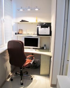 Для рабочей зоны предпочтительна однотонная отделка, не отвлекающая внимание Для рабочей зоны предпочтительна однотонная отделка, не отвлекающая внимание