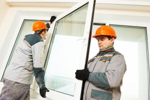 «Теплое» остекление предусматривает установку пластикового профиля и как минимум двухкамерных стеклопакетов «Теплое» остекление предусматривает установку пластикового профиля и как минимум двухкамерных стеклопакетов