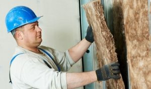 Следует помнить о том, что монтаж на стены достаточно толстого слоя утеплителя сократит площадь помещения Следует помнить о том, что монтаж на стены достаточно толстого слоя утеплителя сократит площадь помещения