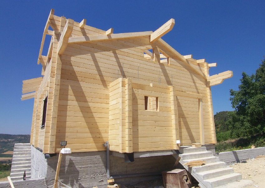 Строительство деревянного дома из бруса