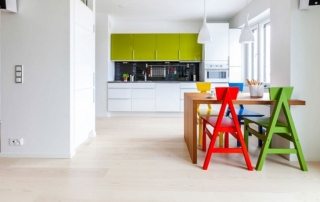 Ламинат в интерьере квартиры: фото ярких примеров оформления комнат