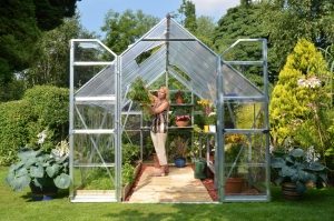 Парник - незаменимый элемент на дачном участке Парник - незаменимый элемент на дачном участке