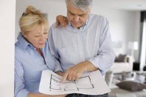 Стоимость перепланировки квартиры может составлять от 5 до 100 тыс. рублей Стоимость перепланировки квартиры может составлять от 5 до 100 тыс. рублей