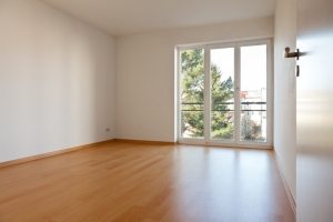 Площадь жилой комнаты после перепланировки должна составлять не менее 8 квадратных метров Площадь жилой комнаты после перепланировки должна составлять не менее 8 квадратных метров