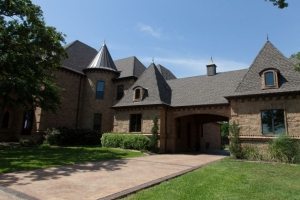 Строение вальмовой крыши с эркером различных форм Строение вальмовой крыши с эркером различных форм