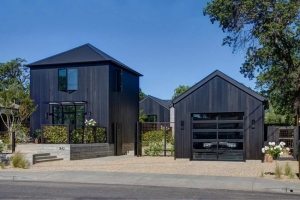 Наряду с особенным внешним видом вальмовая крыша обладает высокой степенью надежности и прочности Наряду с особенным внешним видом вальмовая крыша обладает высокой степенью надежности и прочности