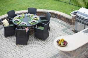 Комбинирование круговой и классической укладки брусчатки Комбинирование круговой и классической укладки брусчатки