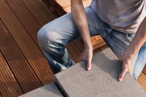 Базальтовая плитка часто используется для оформления придомовой территории Базальтовая плитка часто используется для оформления придомовой территории