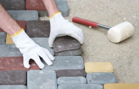 Укладка тротуарной плитки на бетонное основание: теория и практические советы