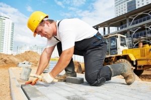 Укладка полос тротуарной плитки Укладка полос тротуарной плитки