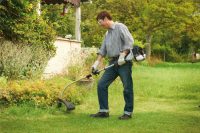 Бензокоса с изогнутой формой штанги Бензокоса с изогнутой формой штанги