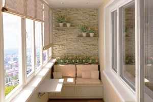 Рельефная штукатурка на одной стене балкона Рельефная штукатурка на одной стене балкона