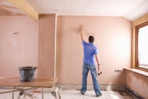 Приготовление и нанесение штукатурки можно осуществить своими силами Приготовление и нанесение штукатурки можно осуществить своими силами