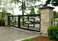 Колпаки на столбы выполняют не только декоративную, но и защитную функцию Колпаки на столбы выполняют не только декоративную, но и защитную функцию