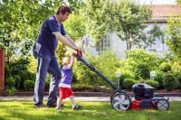 Комфорт использования газонокосилки зависит от ряда особенностей ее комплектации Комфорт использования газонокосилки зависит от ряда особенностей ее комплектации