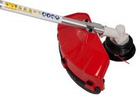 Триммер с поворотной головкой, благодаря которой можно выполнять обработку участков под разными углами Триммер с поворотной головкой, благодаря которой можно выполнять обработку участков под разными углами