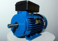 Для самодельных отрезных станков лучше использовать электродвигатели асинхронного типа Для самодельных отрезных станков лучше использовать электродвигатели асинхронного типа